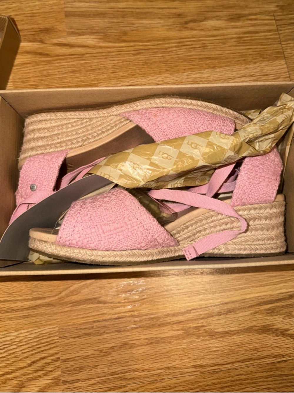NEVER WORN! UGG Pink Delmar Platform Wedge Sandals Sz 7.5